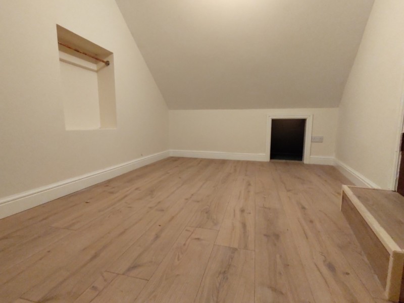 Six Bedroom House To Rent Oval Gardens Grays Essex Rm17